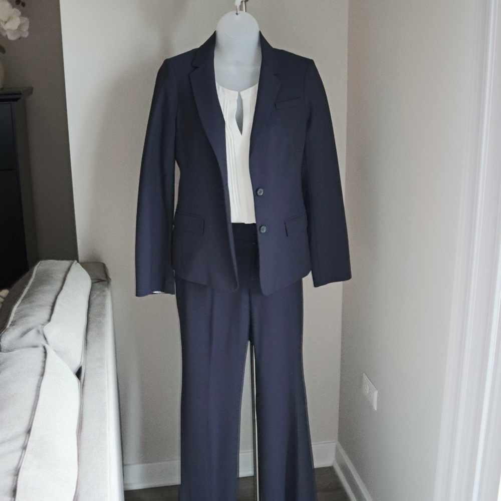 Banana Republic Pant Suit — Navy Blue
